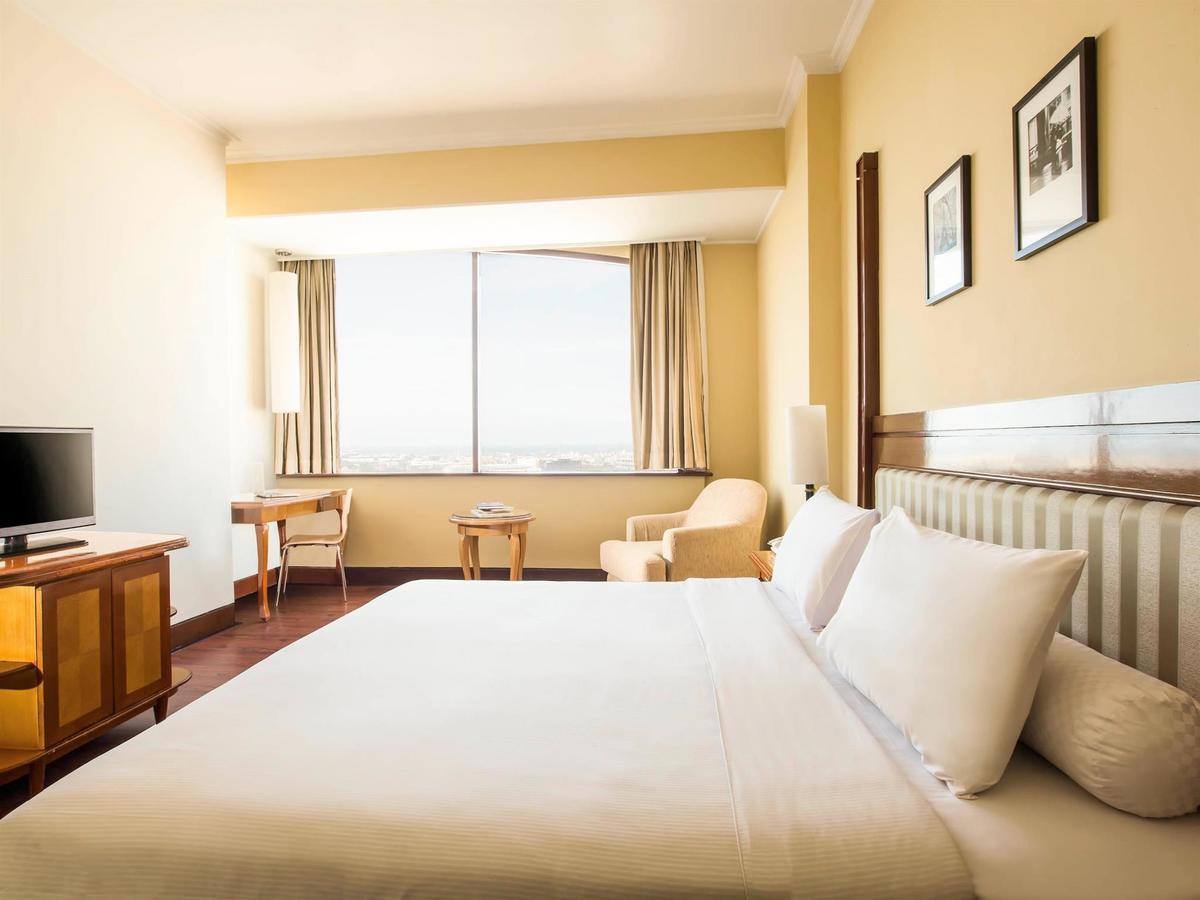 Hotel Horison Arcadia Mangga Dua Yakarta Exterior foto